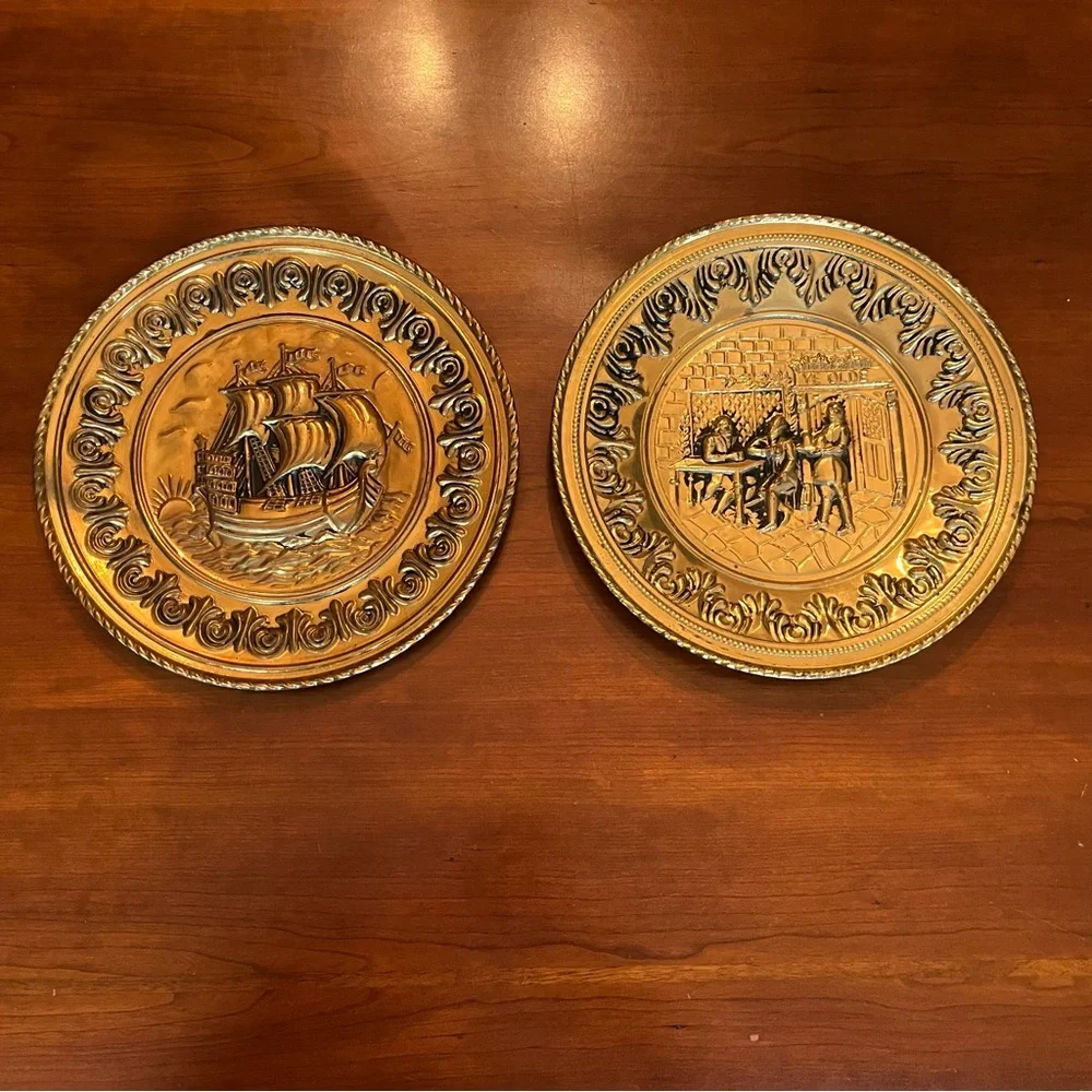 Vintage embossed brass plates wall decor set of 2 Nautical Colonial Pub Scene - Picture 10 of 11